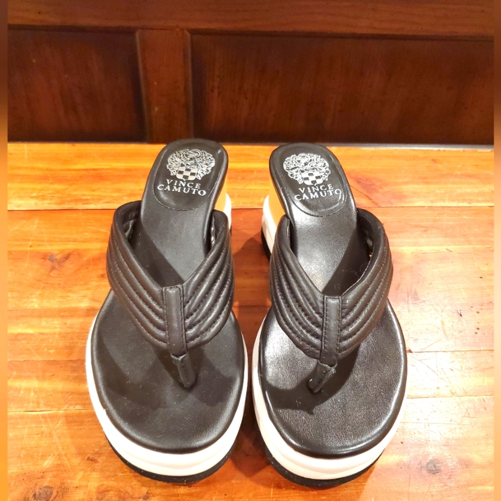 VINCE CAMUTO WEDGE SANDALS SZ 7